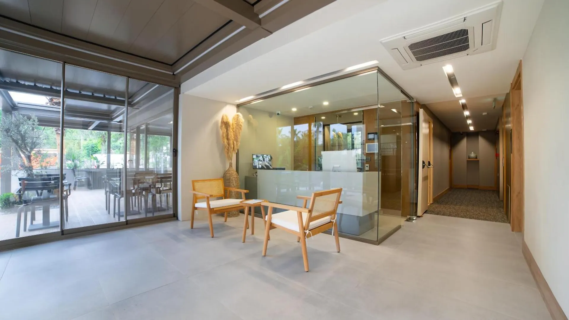 Bomo Suites 안탈리아 0*,